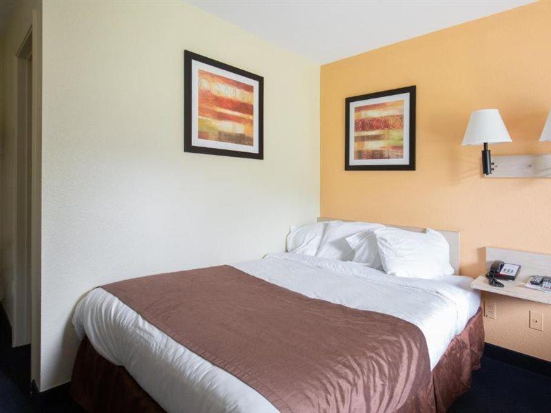 Days Inn By Wyndham New Philadelphia Luaran gambar