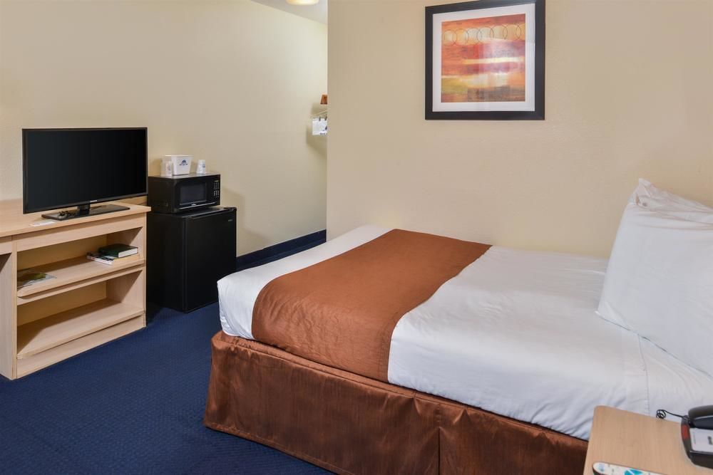 Days Inn By Wyndham New Philadelphia Luaran gambar