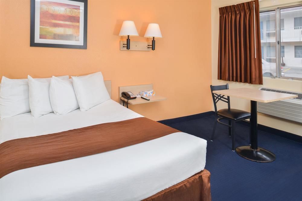 Days Inn By Wyndham New Philadelphia Luaran gambar