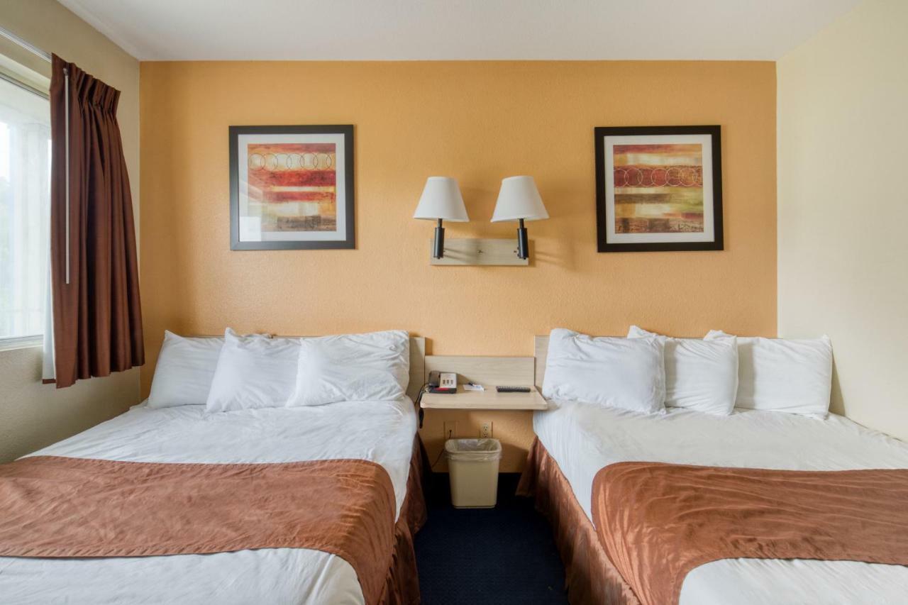 Days Inn By Wyndham New Philadelphia Luaran gambar