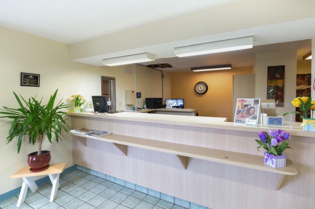 Days Inn By Wyndham New Philadelphia Luaran gambar