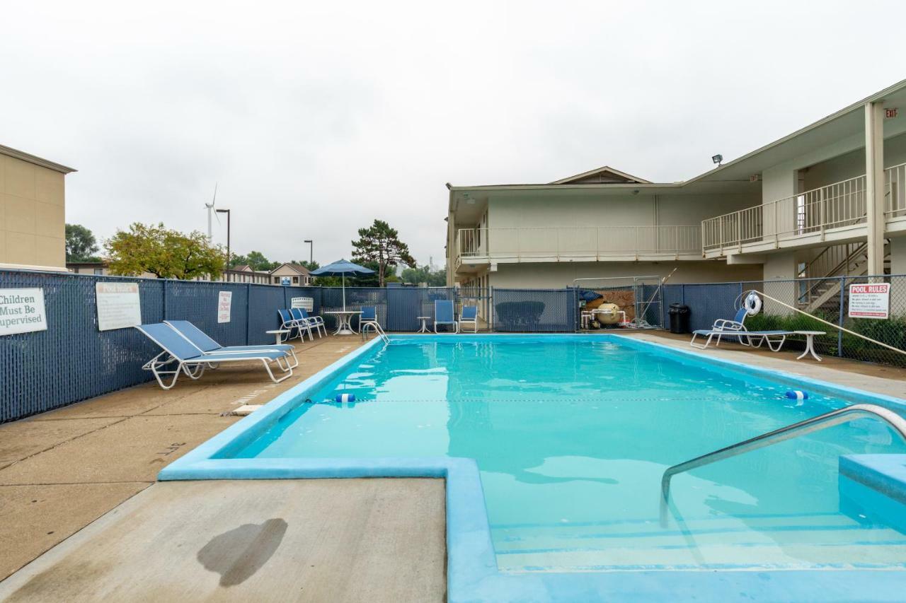 Days Inn By Wyndham New Philadelphia Luaran gambar